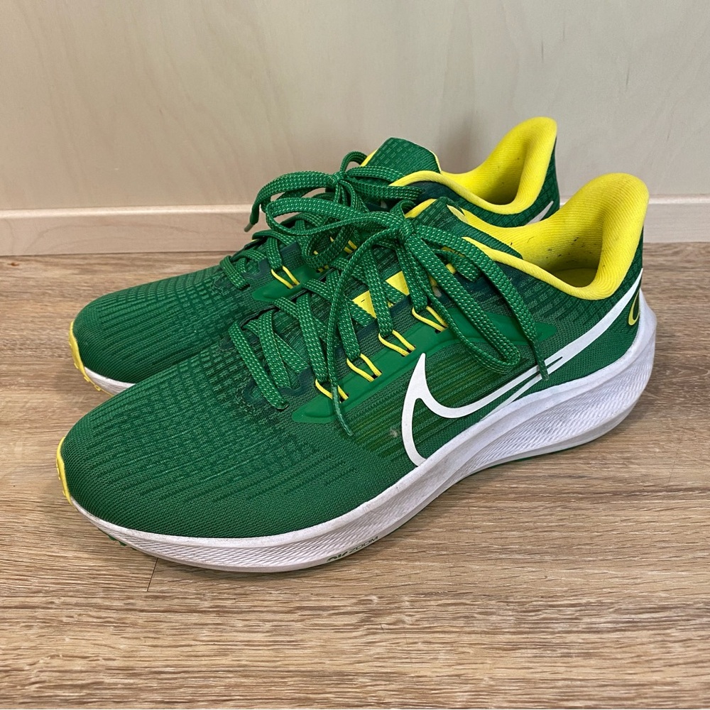 Nike Air Zoom Pegasus 39 Oregon Ducks, UO women’s 7.5 barely worn